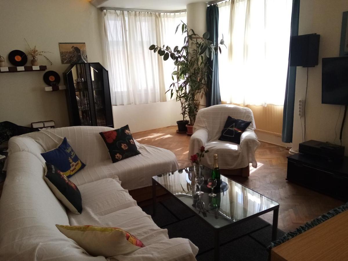 Apartmany Rossa Louny Buitenkant foto